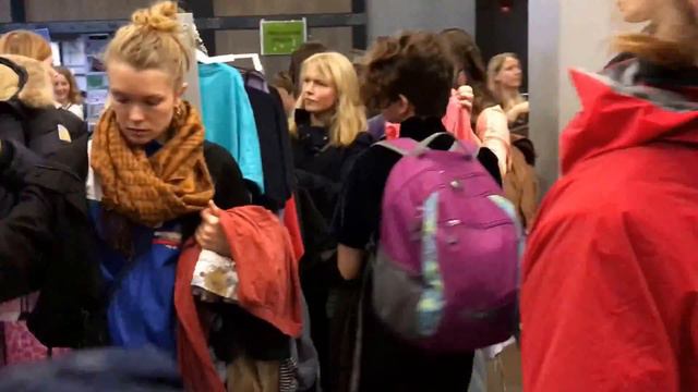 Мероприятие по обмену одеждой. Жизнь в Швеции. Klädbytardagen 2016 смотреть онлайн