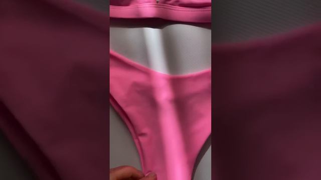 Очаровательный купальник с трусиками бразильяно смотреть онлайн