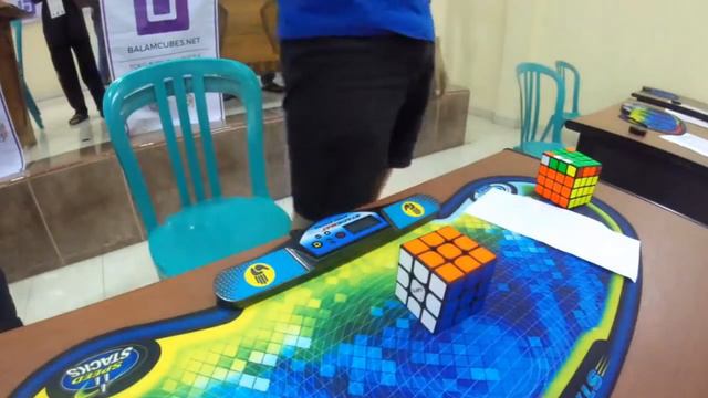 Former World Record 3x3 - 4.74 | Feat. Mats Valk смотреть онлайн