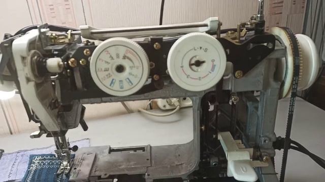 Ремонт машинки НЬЮ ХОМ. Не шьёт. смотреть онлайн