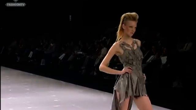 Fashiontv | FTV.com - MODELS TALK - CAROLINE TRENTINI FEM PE 2005