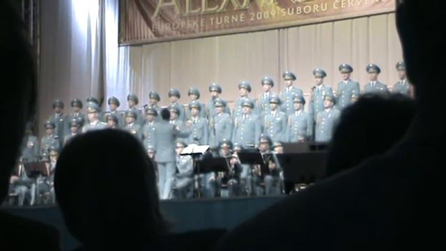 Red Army Choir - Из-за острова на﻿ стрежень (soloist: Ivan Stolyar) смотреть онлайн