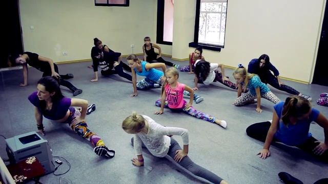 Flying Up! DS|| МК на Шару || Stretching x Acrobatics смотреть онлайн