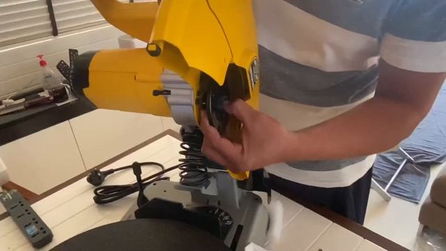 Unboxing dewalt chop saw. #dewalt #powertools смотреть онлайн