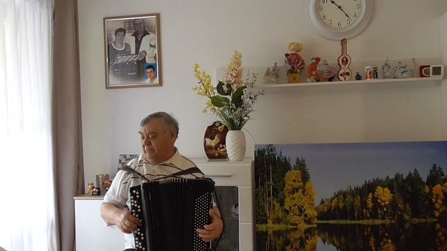 Муз. В. Дигусаров "Кадриль"исп.В.Мозбах. смотреть онлайн