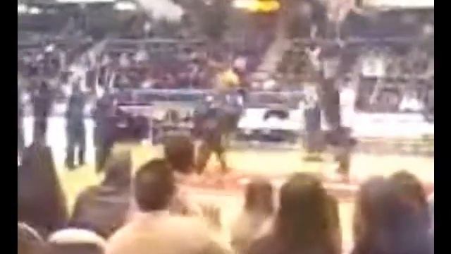 Saint John Sea Dogs shooting baskets at Millrats game смотреть онлайн