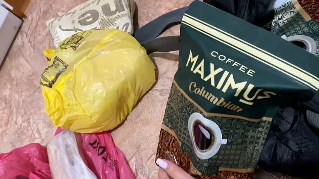 ВЛОГ:ГОСТИНЦЫ ОТ РОДИТЕЛЕЙ.КАКИЕ ВКУСНЫЕ КОНФЕТЫ смотреть онлайн