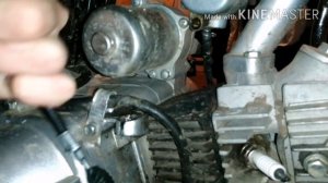 Меняю тросик сцепления и свечу на мопеде Альфа.