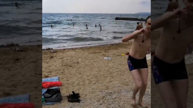 Крым. Приморский пляж. Июль 2019 года. смотреть онлайн