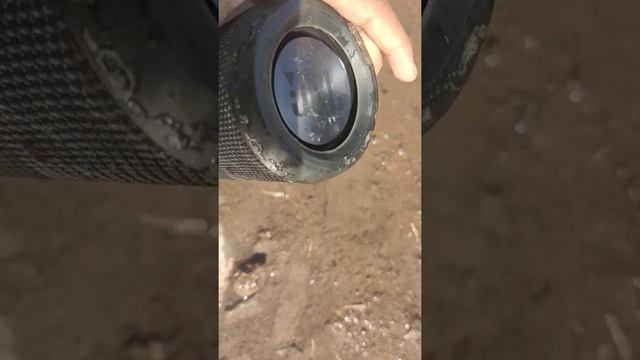 JBL flip essential bass and water test water proof 100%volume смотреть онлайн