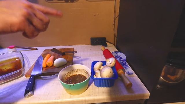 Томили мясо в духовке 7 часов. Свинина с картошечкой на гарнир. смотреть онлайн