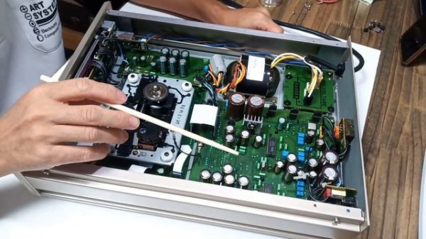 SONY CDP-X3000　操作スイッチを交換修理しました。