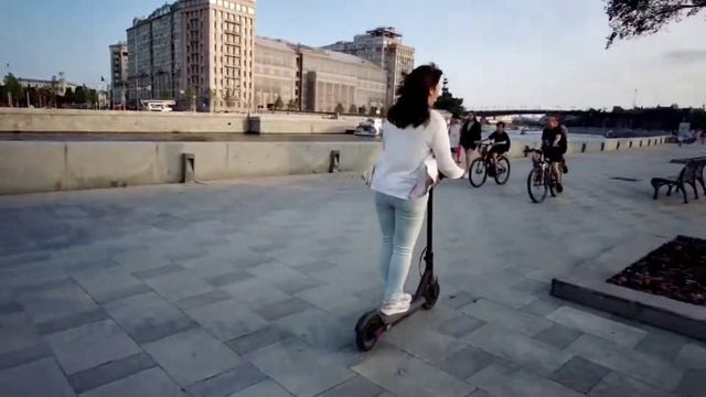 Как взять в аренду электросамокат в Москве? | Покатушки по набережной Москвы реки | #Кикшеринг