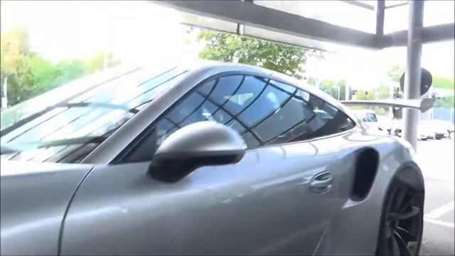 Porsche 911 GT3 RS (991) - Porsche Museum Stuttgart смотреть онлайн