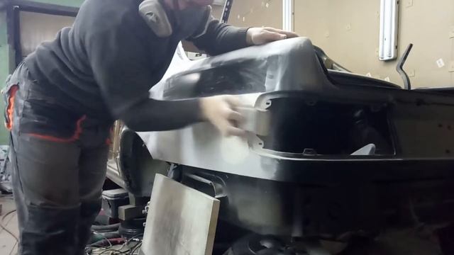 Мерседес 82, Ремонт заднего крыла, пробую грунт А1 HYDROFILLER 777 смотреть онлайн