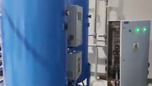 Общий вид компрессорного цеха, в том числе и генераторы азота смотреть онлайн