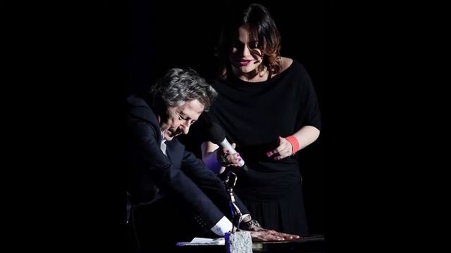 Roman Polanski Given Award In Poland Amidst Extradition Hearings смотреть онлайн