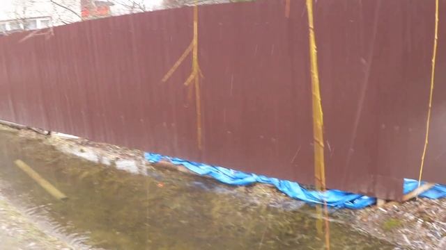 ВЛОГ. Дачный и холодный/ Открыт сезон! /Воды, как всегда много!