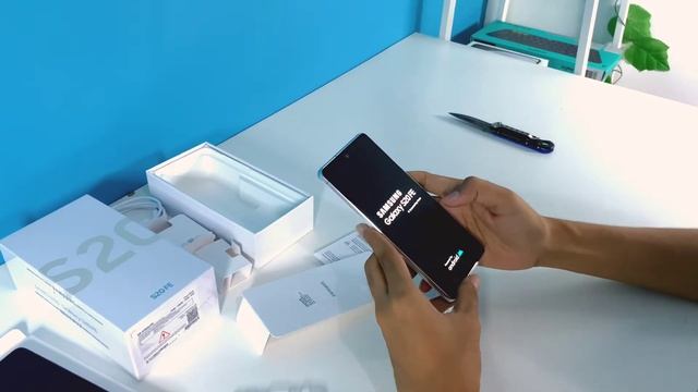 Samsung 6 Jutaan | Unboxing Samsung Galaxy S20 FE Snapdragon Edition | Indonesia смотреть онлайн