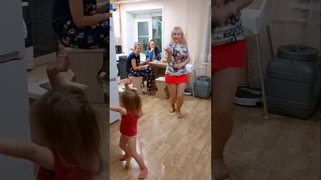 Чёрная смородина.Дубль2.?Внученька не усидела?? смотреть онлайн