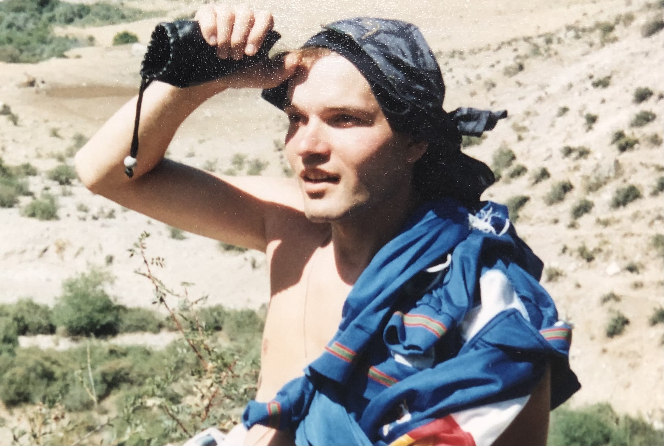 И от страха сосём папироску