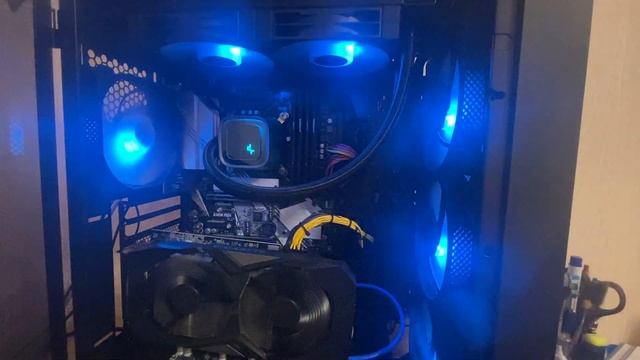 DEEPCOOL LS520 Жидкостное охлаждение в сборке смотреть онлайн