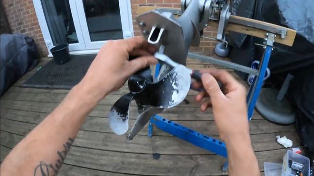 How to change the water pump impeller on an outboard & replace gear oil [ Honda bf5 ] смотреть онлайн