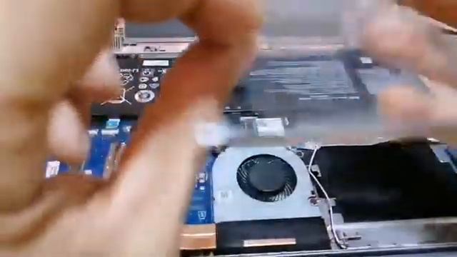 Acer Aspire 5 - Как утсановить дополнительный жёсткий диск смотреть онлайн