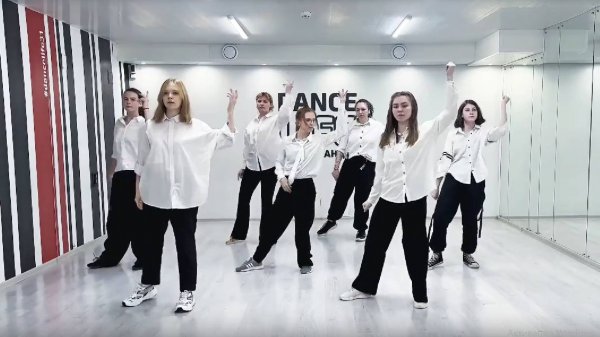 K-POP cover dance. Уроки К-поп, обучение с нуля в Белгороде. Школа танцев Dance Life