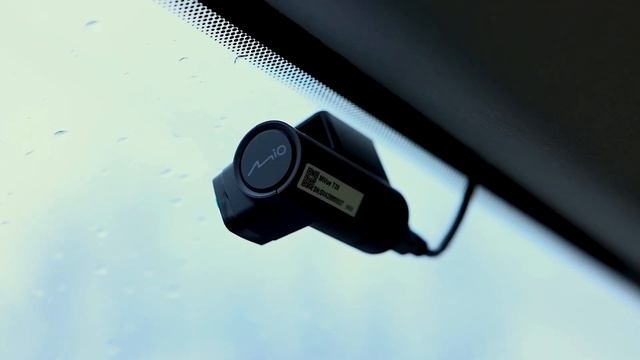 Тест Mio MiVue C588T: зачем задняя камера в салоне? смотреть онлайн