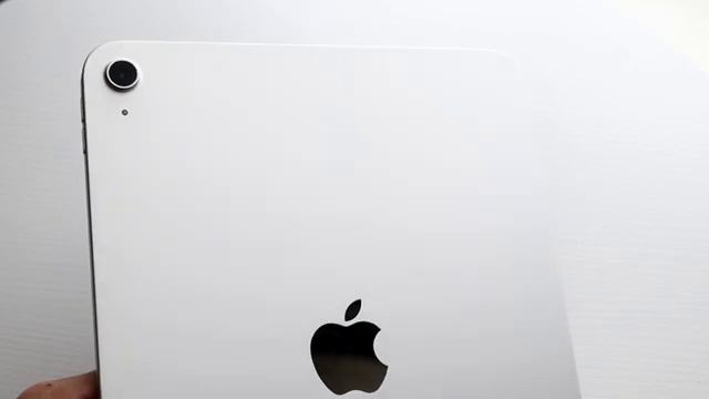 iPad: Wi Fi Vs WiFi + Cellular! (Which Should You Buy?) смотреть онлайн