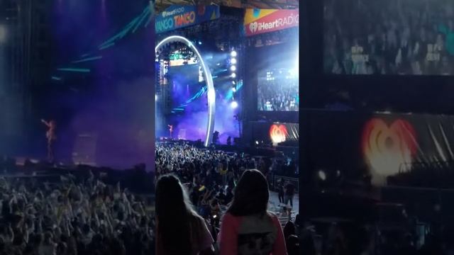 Break Free - Ariana Grande At Wango Tango 2018 смотреть онлайн