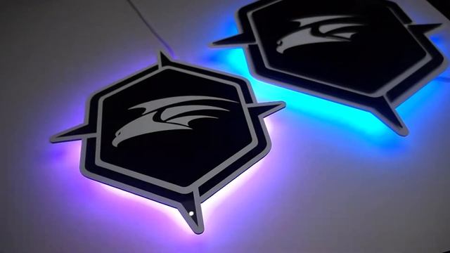 Интерьерная вывеска с динамичной RGB подсветкой | frs-ag.com смотреть онлайн