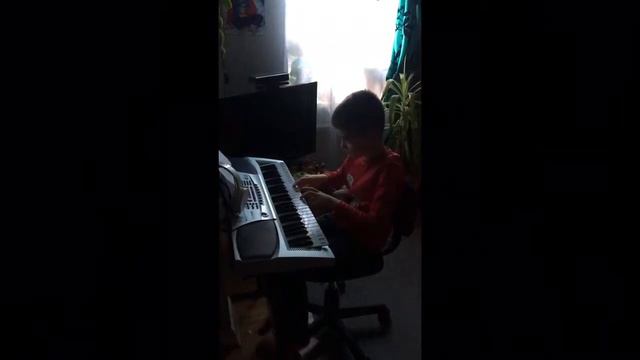 В лесу родилась ёлочка! Пианино смотреть онлайн