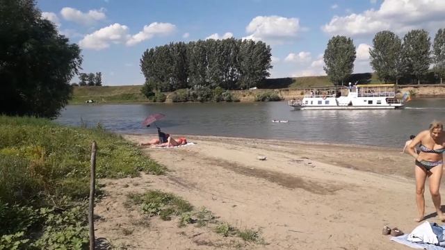 Теплоход плывет по Днестру. 06. 07. 2019 - Вадул луй Водэ
