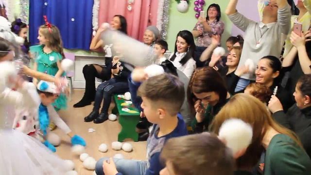 Игра в снежки смотреть онлайн