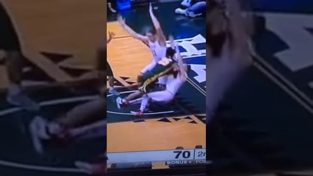 Restricted area blocking foul? смотреть онлайн