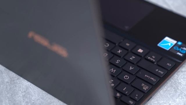 ASUS ZenBook Flip S - Test laptopa z ekranem OLED смотреть онлайн