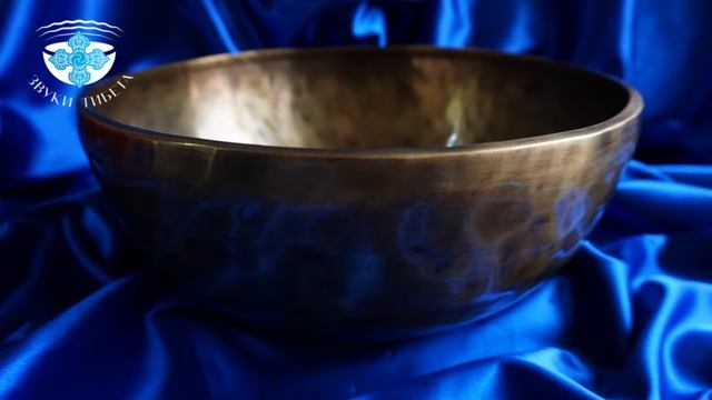 Обзор кованая поющая чаша - 28 см. - 106 Гц. Соль диез и 320 Гц. нота Ми. Тибетские поющие чаши смотреть онлайн