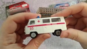 Распаковка и обзор коллекционных машинок.
