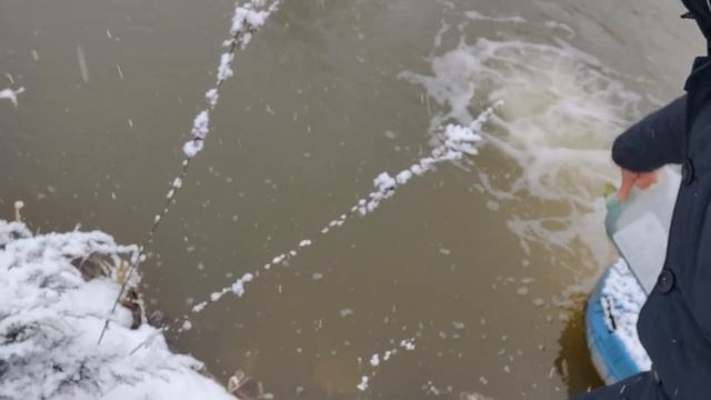 ОЧИСТКА ПРУДА ВОДОРОСЛЬЮ 18+ | Как очистить пруд водорослью | Часть 1 смотреть онлайн