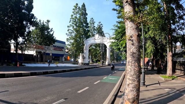 2022 JAVA ROAD TRIP - Jawa Barat (Too Many Trucks!) смотреть онлайн