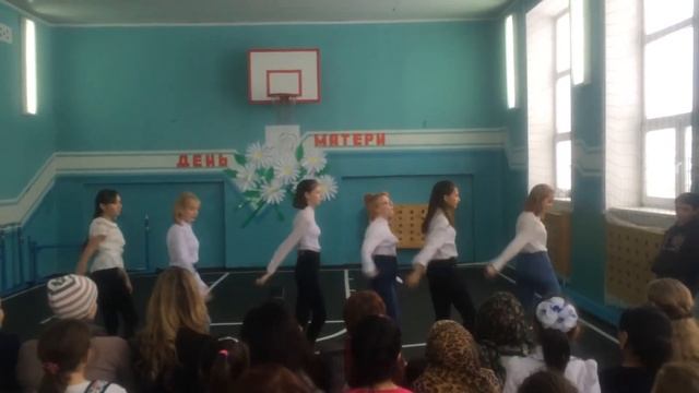 ТАНЕЦ 8 КЛАССА - ДЕНЬ УЧИТЕЛЯ смотреть онлайн