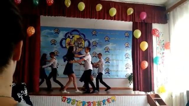 Новый год танец в школе . Лёгкий танец ? смотреть онлайн