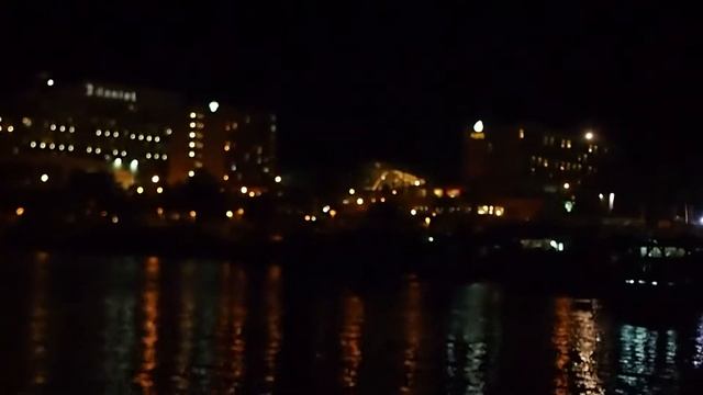 бесплатное местечко для палаток Эйн Бокек ночью. смотреть онлайн