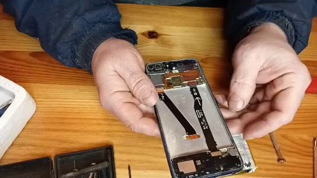 HONOR 9 Lite. Замена экрана и задней крышки.