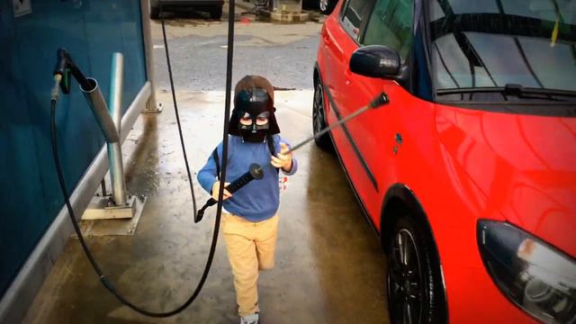 Маленький Star Wars Едет на Автомойку за Рулем Молния Маквин Star Wars in Car Lightning McQueen смотреть онлайн
