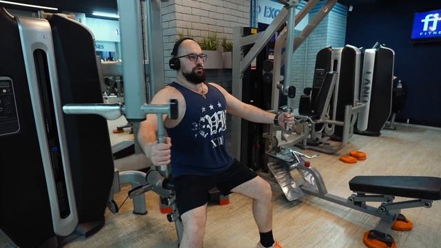 Тренировка в спорт зале в Ереване/Совет для Начинающих/Тренировки и Питание смотреть онлайн