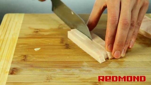 Рецепты от Redmond: Суп из бекона (Мультиварка RMC-4503)