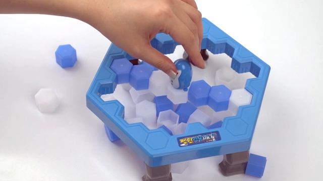 Penguin Trap Activate | Ice Breaker game | Don't Break the Ice | Kids boardgame смотреть онлайн